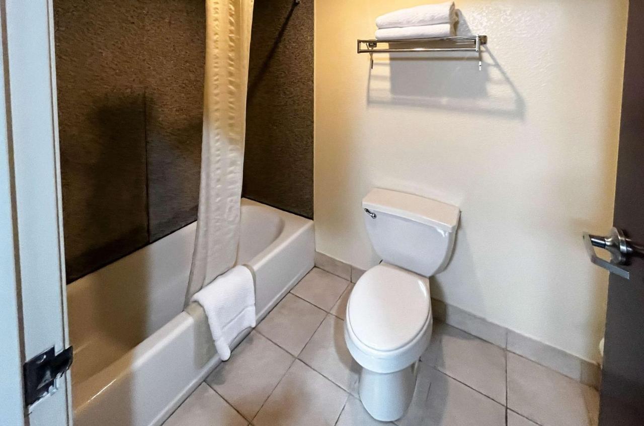 Executive Inn & Suites Breaux Bridge, La Ngoại thất bức ảnh