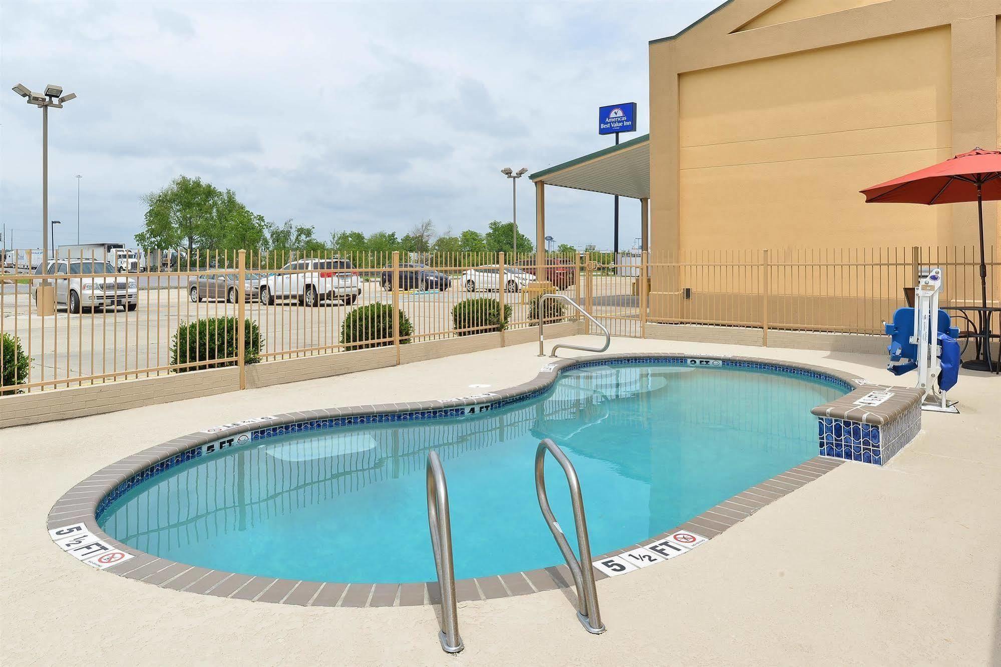 Executive Inn & Suites Breaux Bridge, La Ngoại thất bức ảnh